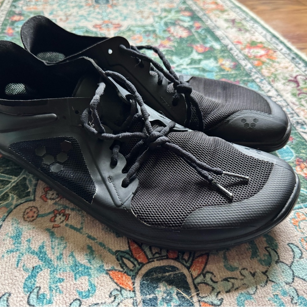 Men’s Vivobarefoot Primus Lite III All Weather Black Size 44 EUC